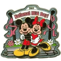 Disney National Hug Day Pin - Mickey And Minnie