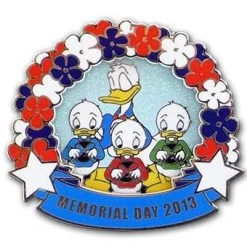 Disney Memorial Day Pin - 2013 Donald Duck With Hewy Dewy And Louie