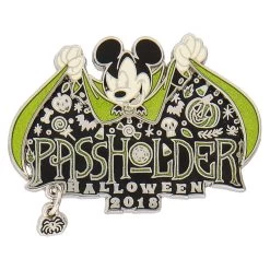 Disney Halloween Pin - 2018 Annual Passholder Vampire Mickey