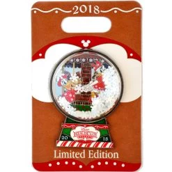 Disney Gingerbread House Pin - 2018 Beach Club Resort - Donald And Daisy