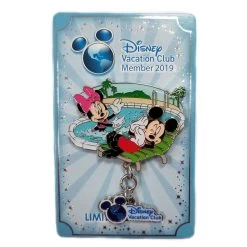 Disney Vacation Club Pin - Member 2019 - Minnie Splashing Mickey Dangle